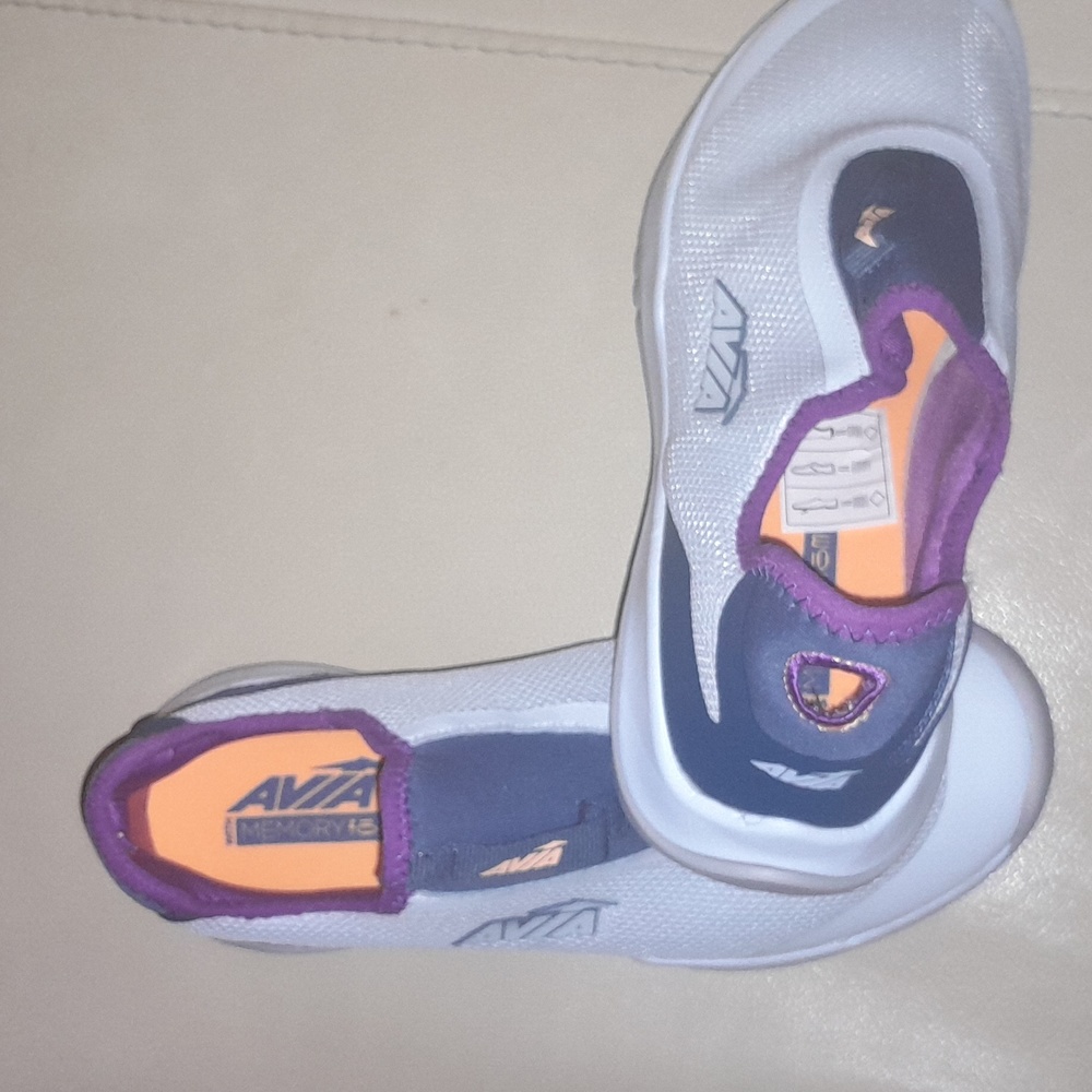 🌺AVIA Sneakers - Picture 6 of 8